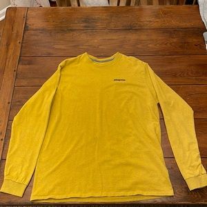 Large long sleeve Patagonia shirt